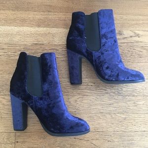 Urban Outfitters Kimchi Blue velvet ankle boot